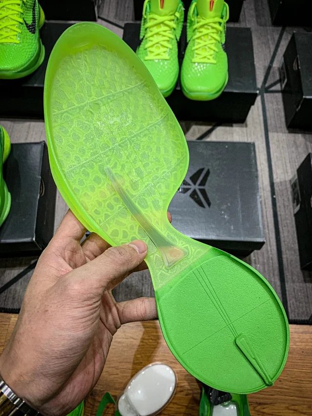 N498410原廠批次壓軸登場NK ZK6 kobe 6 科比6代青蜂俠全碼出貨前後氣墊加持信仰