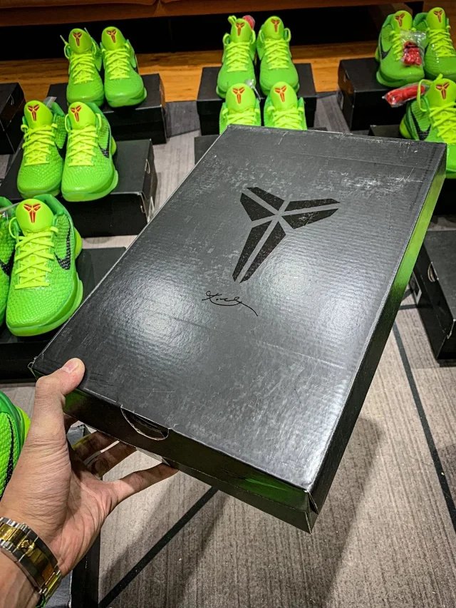 N498410原廠批次壓軸登場NK ZK6 kobe 6 科比6代青蜂俠全碼出貨前後氣墊加持信仰