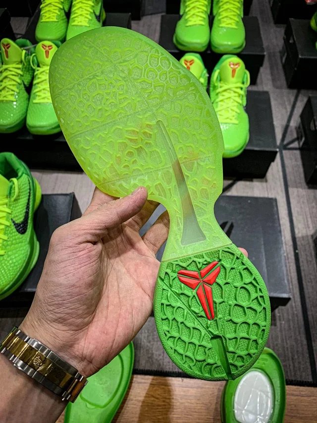 N498410原廠批次壓軸登場NK ZK6 kobe 6 科比6代青蜂俠全碼出貨前後氣墊加持信仰